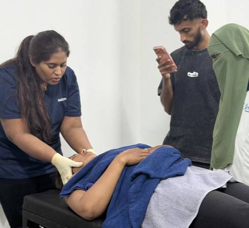 AYURVEDIC BODY MASSAGE & FOOT REFLEXOLOGY - 1ST